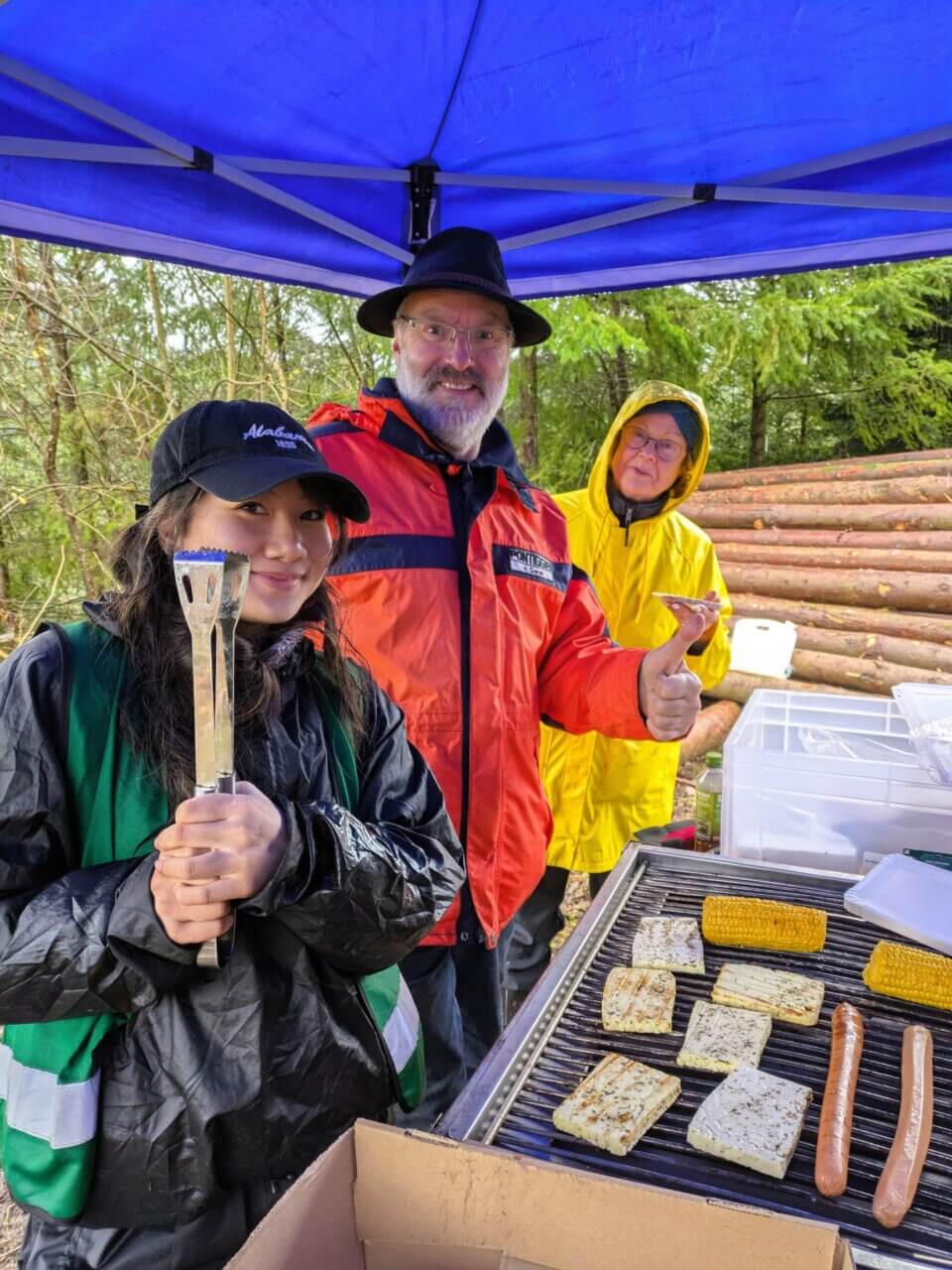 Zum Abschluß wird gegrillt