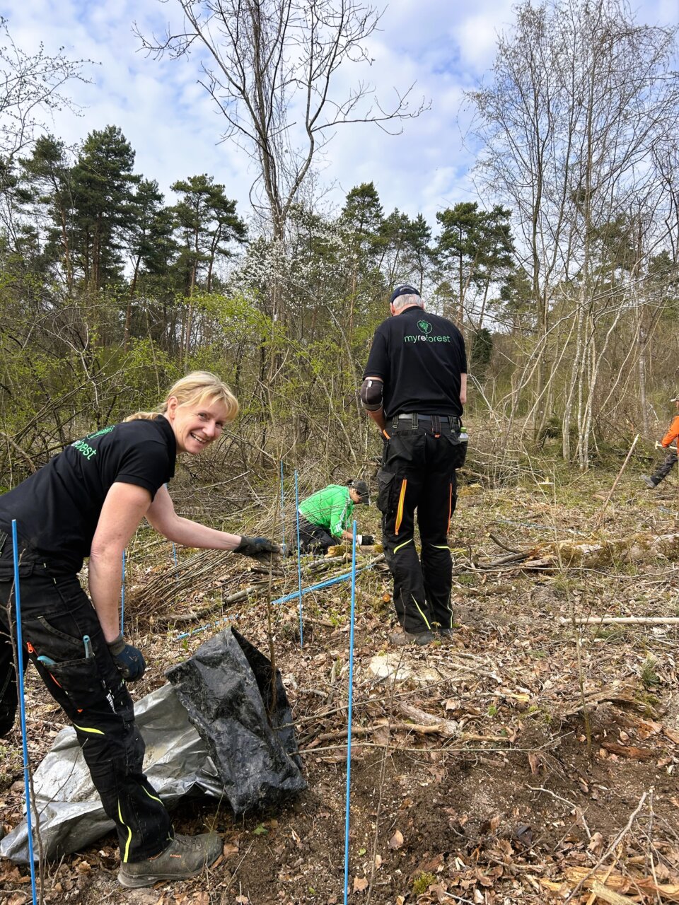 Andrea hat auch nach 5 Jahren noch Spass am Pflanzen - Gratulation zum Jubiläum